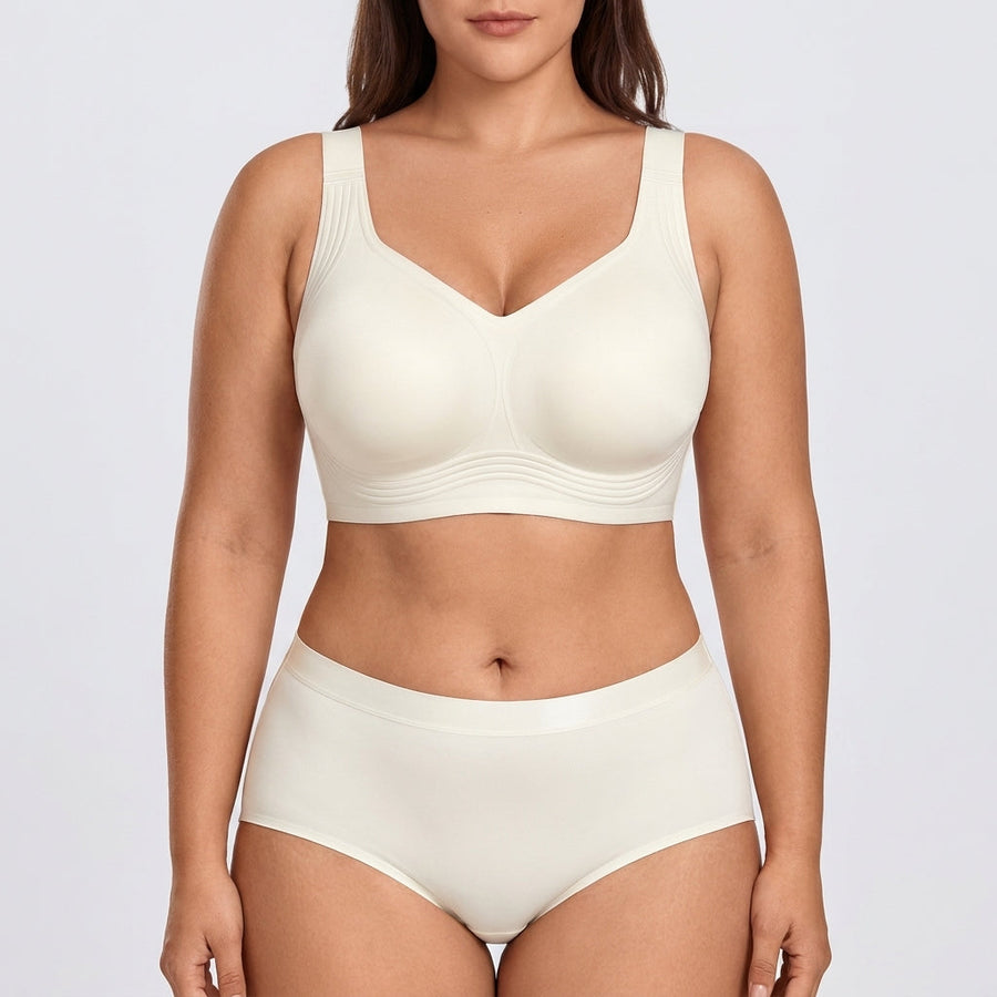 Seamless Jelly-Band Brief - Cream White on model, front #Color_Cream White