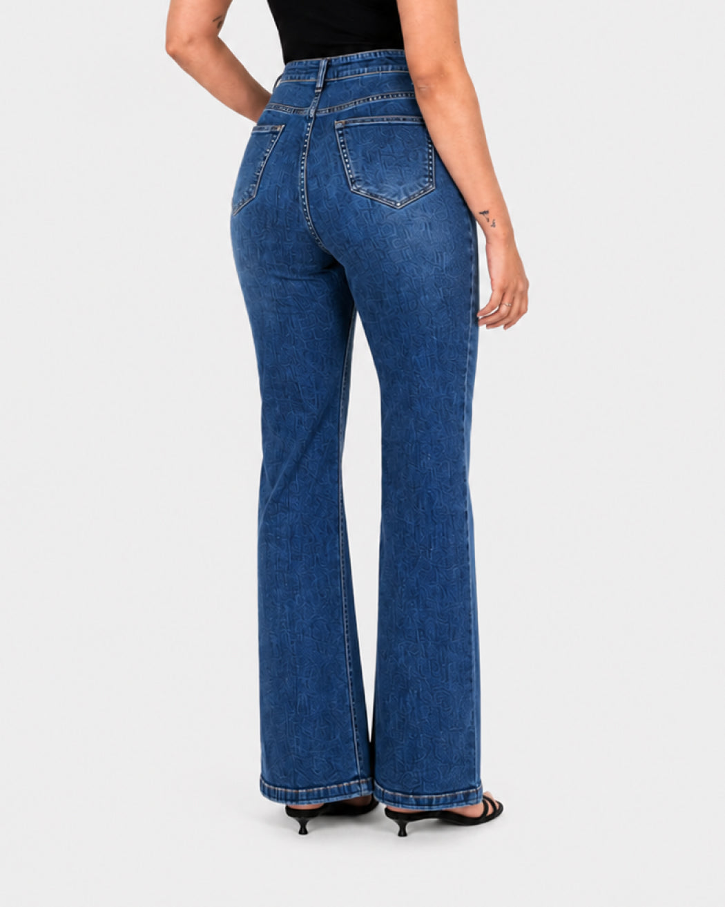 Bryana | M | 182cm | 74cm waist